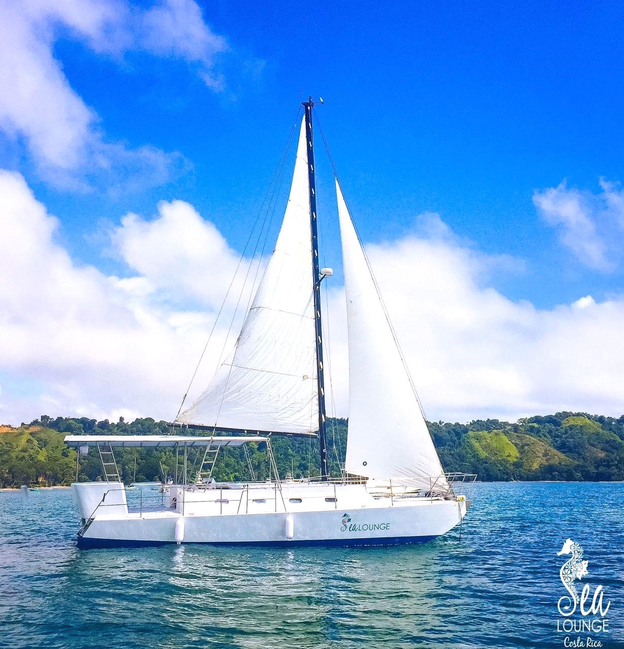 Sunset Catamaran to Playa Fantasía — tour & adventure in Costa Rica