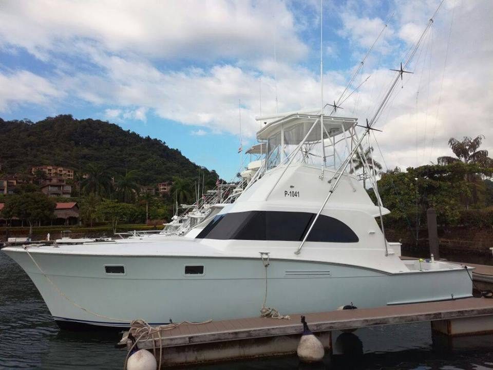 The Circle Hook — 37ft Hatteras — sportfishing boat in Jacó, Costa Rica